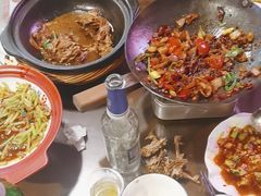 -富正毅三下锅·湘西韵味(天门山索道店)