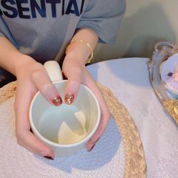 -VIVI BEAUTY  美甲美睫皮肤管理中心