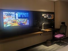 -深圳宝安体育馆希尔顿欢朋酒店