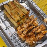 能让我放下手机的只有“辣家私厨”的小龙虾烧烤和啤酒啦[亲亲]‼️