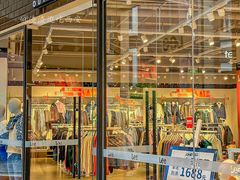 -王府井奥莱临潼小镇(临潼店)