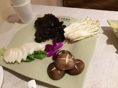 iphone_upload_pic-羊家胡同·龙虾烧烤火锅(龙汇路店)