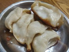 -黄阿姨锅贴大王(万航渡路店)