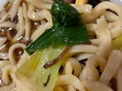 牛肉面-清真吴记门钉肉饼·喜多利