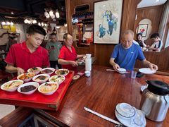 -蓝田九大碗民俗食府(蓝田店)