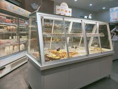 面包甜点陈列柜-一鸣真鲜奶吧(巴黎都市奶吧店)
