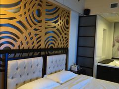 -喜鹊愉家酒店(郑州曼哈顿博览中心地铁站店)