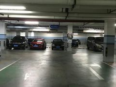 -绿洲中环中心-停车场