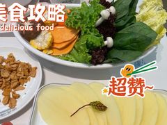 -洪氏嗨捞·广东猪肚鸡·椰子鸡火锅(西咸万象城店)