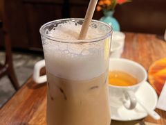 拿铁-Carbon莫卡哆·意大利复古集市餐厅(杭州大厦店)