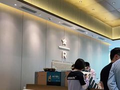 -星巴克臻选(深圳龙华红山天虹店)