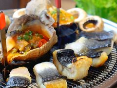 -围炉肉舍•炭烤活鳗•丹东海鲜烤肉(步行街店)