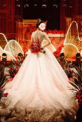 点击看大图 -GRACE KELLY婚纱与礼服(北京店)