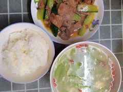 -鲸育宝宝月嫂(徐汇店)