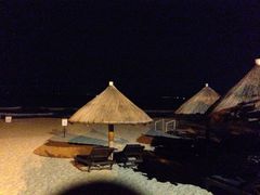 夜晚的海滩-三亚亚龙湾红树林度假酒店