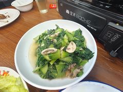 菜心炒蘑菇-谢记上海大排档(长寿路店)