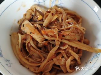 天气慢慢热了，码住这盘☞冷吃杏鲍菇☜酸辣香甜，超级过瘾