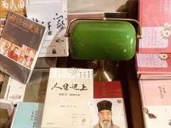 -荒岛书店(黄县路店)