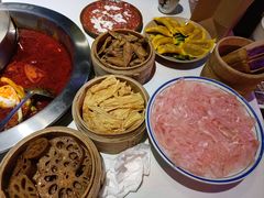 -卤校长重庆火锅(国兴店)