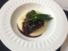 classic&nbsp;veal&nbsp;cheek&nbsp;served&nbsp;with&nbsp;mashed&nbsp;potatao&nbsp;and&nbsp;-Nathanhouse