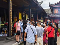 -峨眉山报国寺