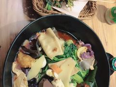 -万记麻辣烫国展总店