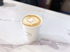西班牙拿铁-LAB COFFEE来杯咖啡(浦仓路店)