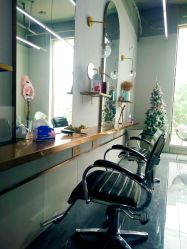 -茶发Salon·烫发染发理发