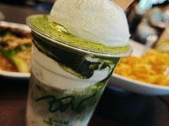 -Chom Cafe and Restaurant