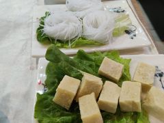 -羊家胡同·龙虾烧烤火锅(龙汇路店)