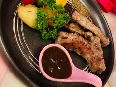 -樱花里音乐餐吧·牛扒椰子鸡(东圃店)