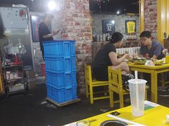 大堂-老红桥炸灌肠牛肚锅烧烤(定福庄店)