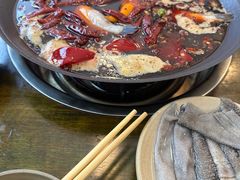 -黄潇洒老火锅(九眼桥宏济巷店)