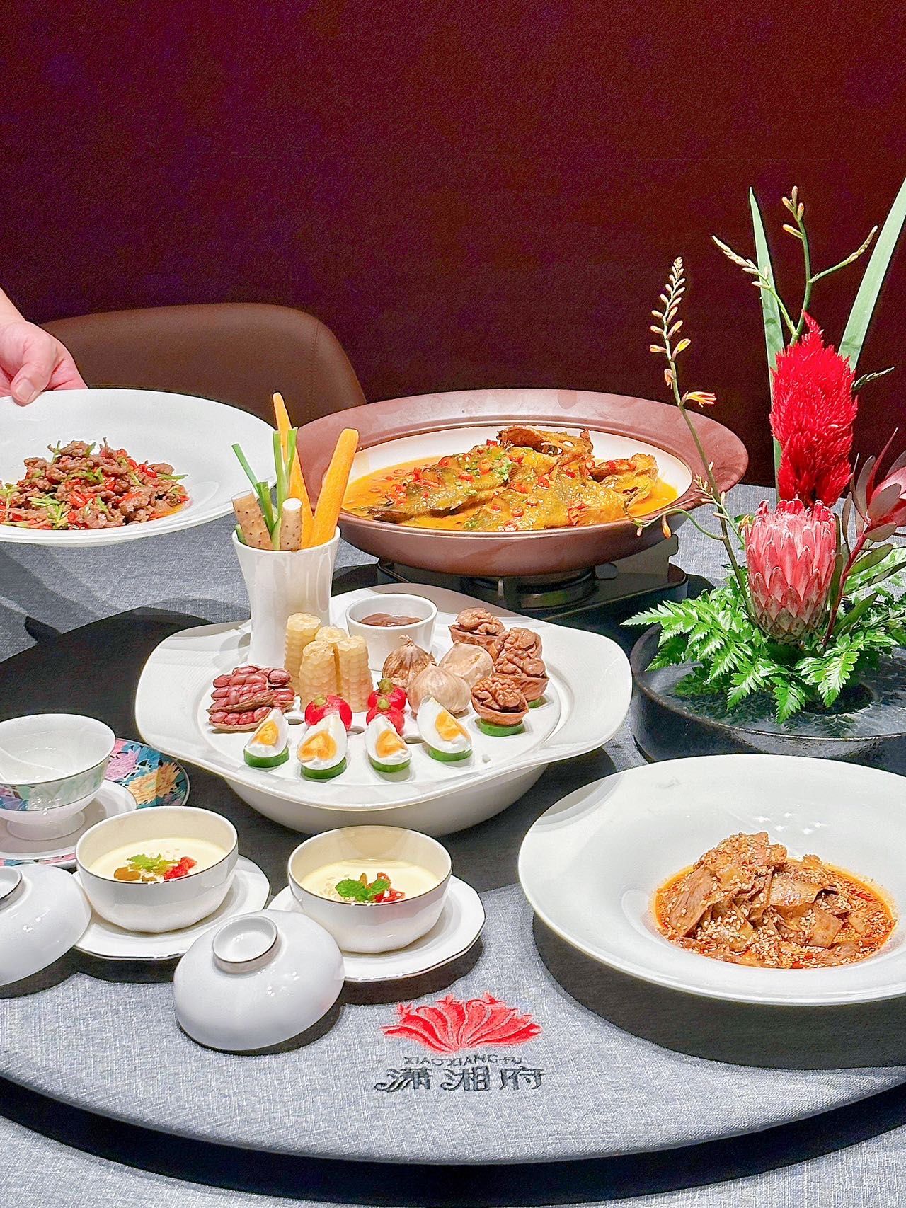 99今天来吃的这家潇湘府plus我可太爱了!