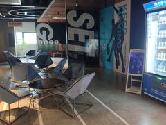 -莱茵体育生活馆