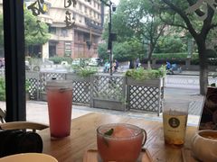 靠窗位-炖物24章·顺时轻养茶(杭州大厦店)