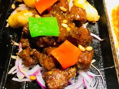 铁板松子牛肉粒-蜜桃餐厅·伴山(绿宝广场店)