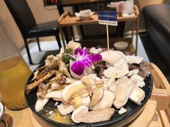 -一朵菌·野生菌探索家火锅(南亚店)