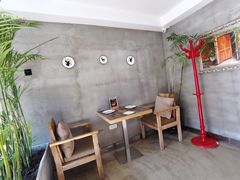 -HIGH FIVE哈福手工汉堡(桂林路店)