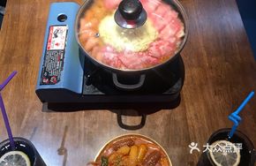 Cheese Kimchi Beef Hot Pot