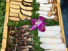 -慢丽江·云南野生菌土鸡锅(西山店)