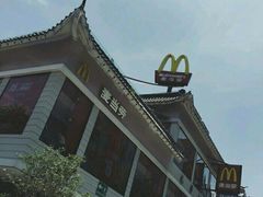 -卡罗酒店(东门晒布地铁站店)