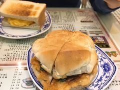 墨鱼扒猪仔包-金捞茶餐室(祐汉兴隆楼店)