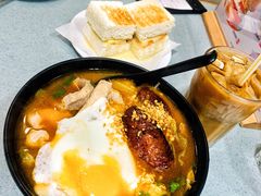 冬阴功鸡翼猪润米线-华嫂冰室(尖沙咀店)