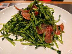 鸡油腊味炒豆苗-潮界(LU·ONE凯德晶萃广场店)