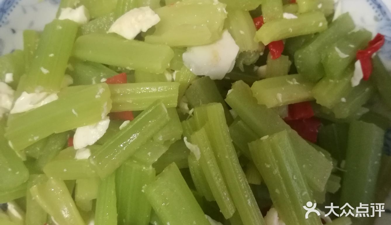 素菜美味营养不打折之蛋白炒芹菜