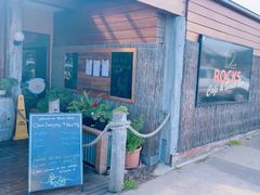 -12 Rocks Beach Bar Cafe