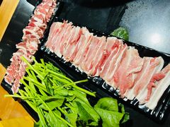 -果松木炭酸菜铜火锅·外婆参鸡汤