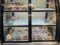 面包甜点陈列柜-小闺女儿肉龙(西湖道店)