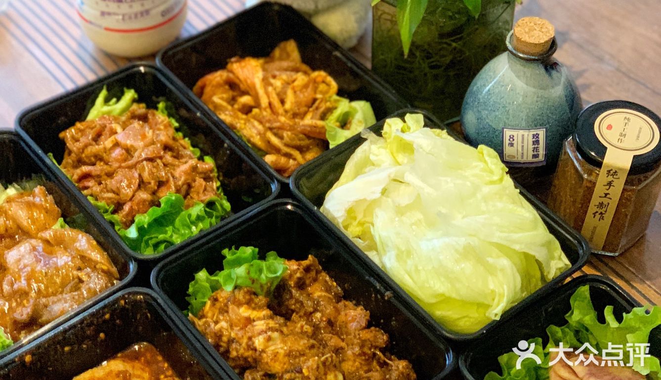 来自洱海的特色烤肉包浆豆腐紫洋芋